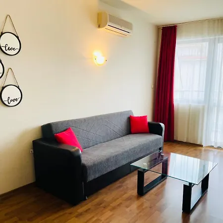 מלון דירות Black Sea View 3*
