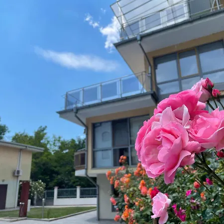 Aparthotel Black Sea View