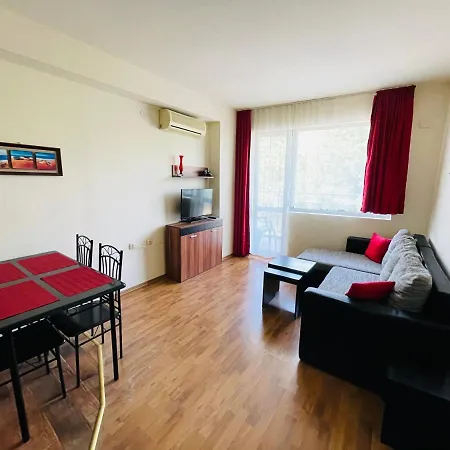 מלון דירות Black Sea View 3*